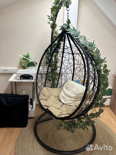Кресло качалка подвесное из ротанга