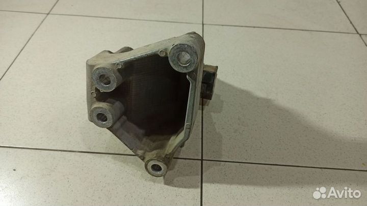 Кронштейн двигателя Акура