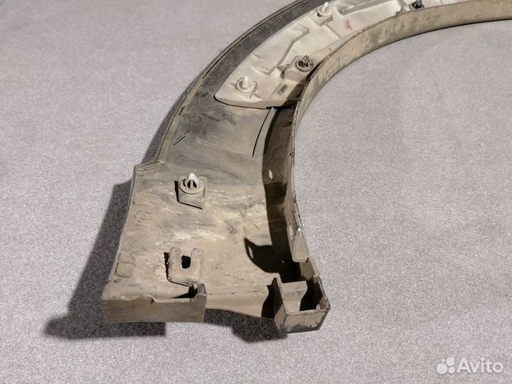 Молдинг крыла переднего левый Subaru Legacy B13