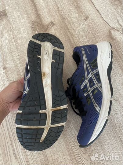 Кроссовки asics женсие