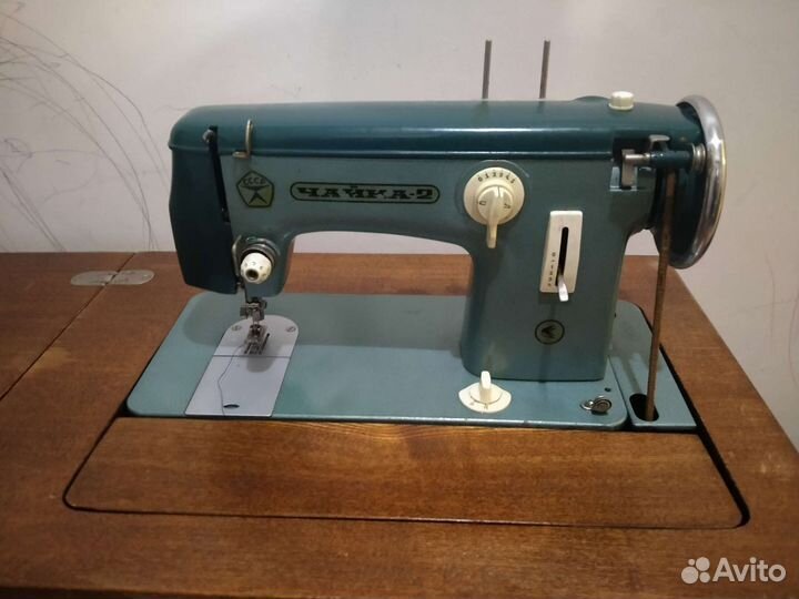Швейная машинка Чайка-2. Вышивает