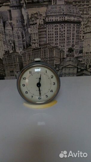 Часы будильник из СССР