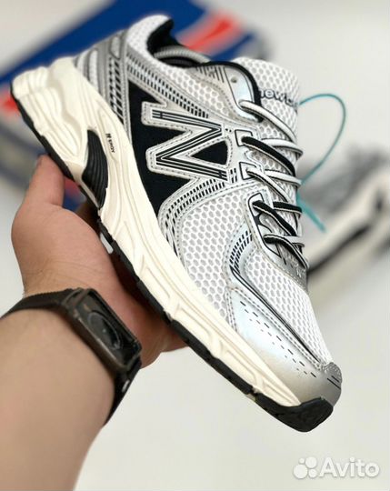 Кроссовки New Balance 860