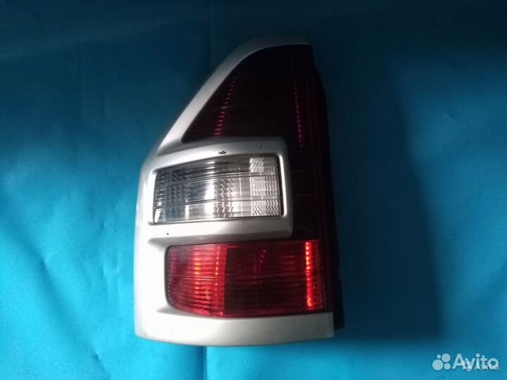 Фара Фонарь задний Mitsubishi Montero III 3