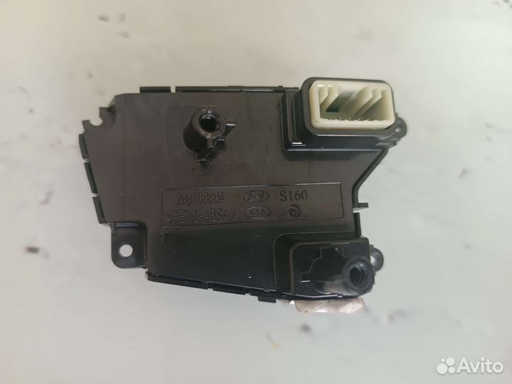 Кнопка многофункциональная левая Kia Sorento Prime