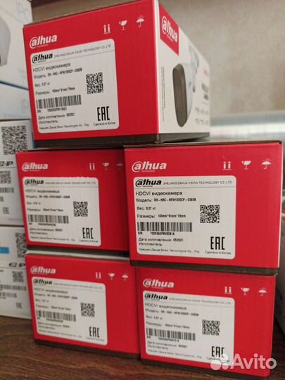 Камеры видеонаблюдения и кронштейны от Hiwatch