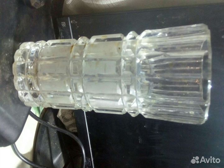 Ваза стеклянная на стеклянной подсиавке