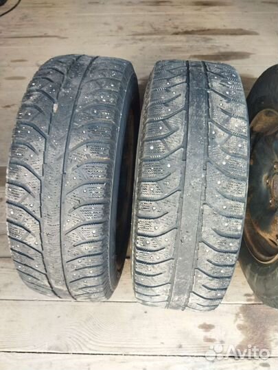 Bridgestone Ice Cruiser 7000 215/65 R16 98T