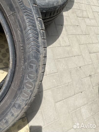 Goodyear EfficientGrip Performance 215/55 R16
