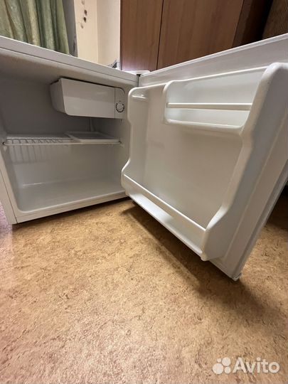 Мини Холодильник dexp бу