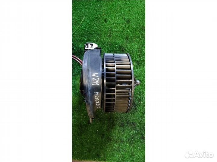 Моторчик печки Mercedes E W211 2004