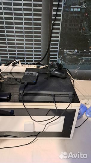 Игровая приставка ps4 slim 500