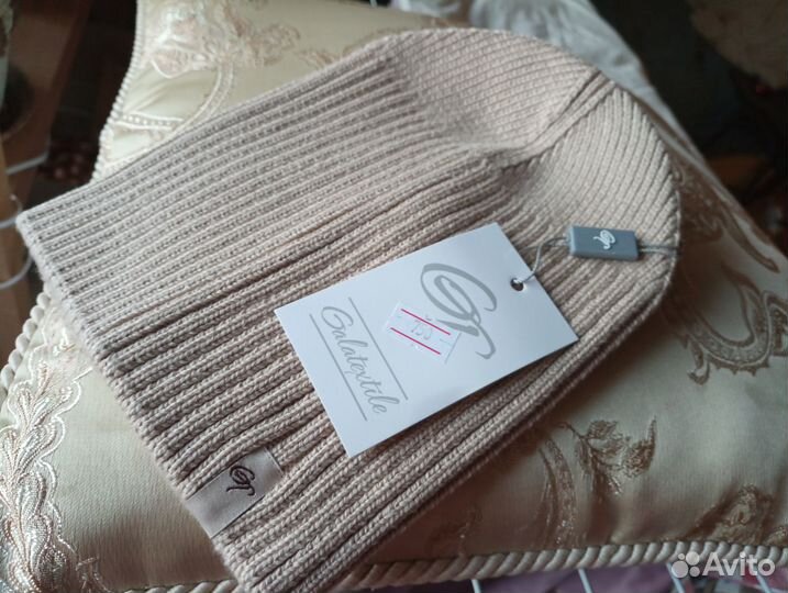 Шапка новая женская вязаная