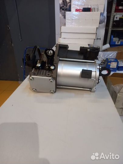 Компрессор пневмоподвески Mercedes S W222 W217 ори