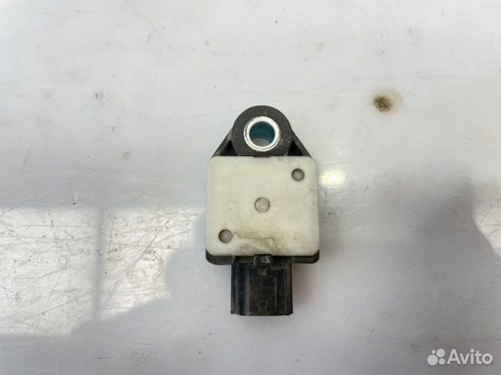 Датчик airbag передний правый Toyota Corolla