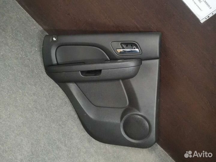 Обивка двери задней левой Chevrolet Tahoe 3