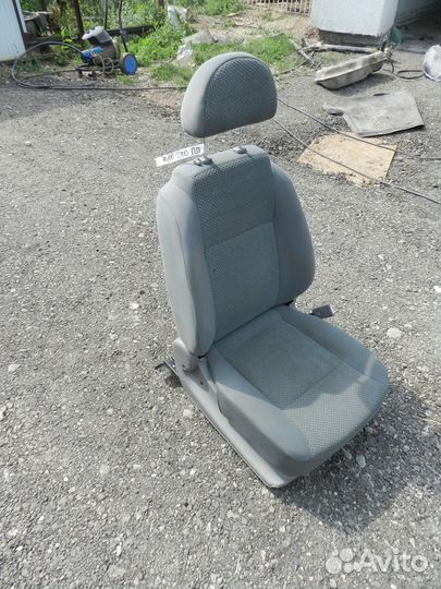 Сиденье переднее правое Chevrolet Aveo T200/Шеврол