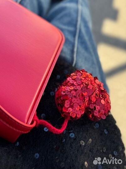 Брелок обвес на сумку вязаный