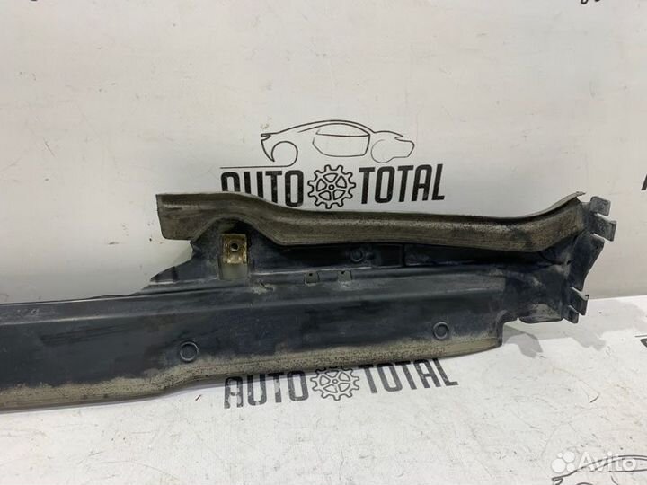 Дефлектор радиатора Bmw 745 E65 N62B44 2004