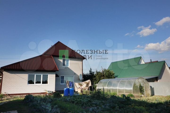 Дом 193,7 м² на участке 10,7 сот.