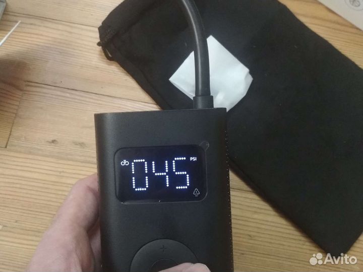 Компрессор автомобильный Xiaomi беспроводной