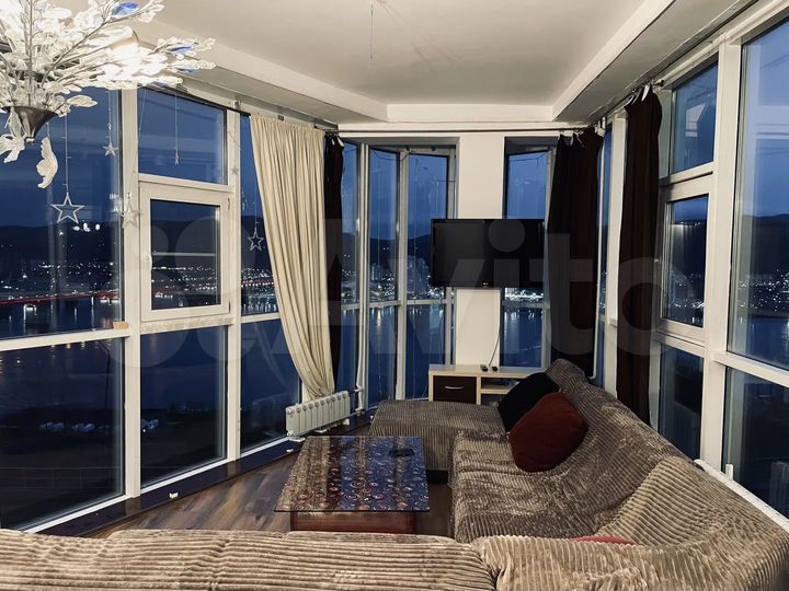 2-к. квартира, 65 м², 3/17 эт.