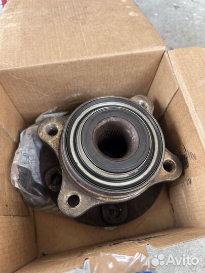 Ступица передняя Volvo XC90 2005г