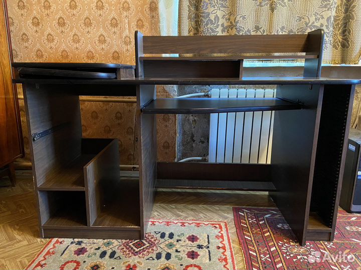 Компьютерный стол