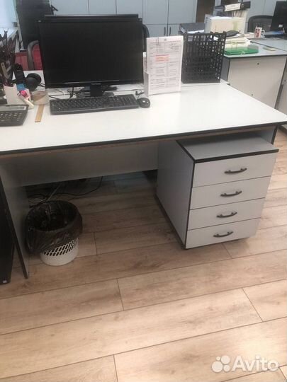 Офисная мебель бу - столы, шкафы, стулья, сейфы