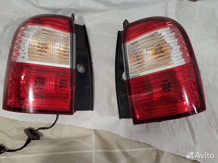 Дверь nissan terrano d10- фонари задние