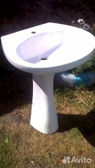 Раковина для ванной комнаты с пьедесталом 