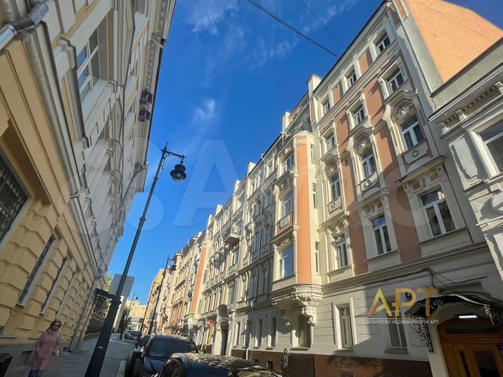 Комната 33 м² в 6-к., 3/5 эт.