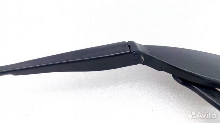 Поводок стеклоочистителя правый Mercedes-Benz