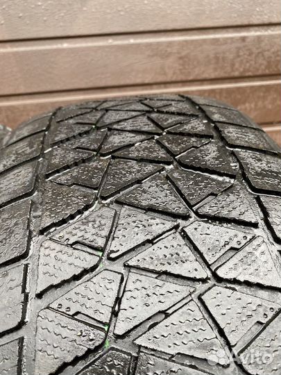 Bridgestone Blizzak DM-V2 255/50 R19