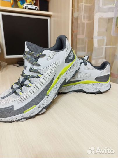 Кроссовки мужские 43 размера новые