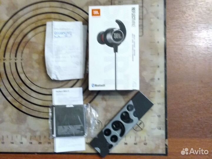 Коробка от наушников JBL+амбушоры
