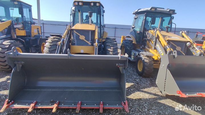 Экскаватор-погрузчик CASE 570 ST, 2023