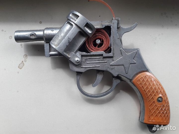 Револьверы-пистолеты на пистонах