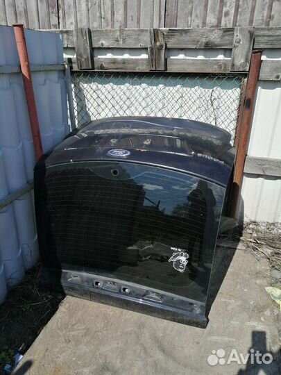 Крышка багажника со стеклом Ford 2 шт