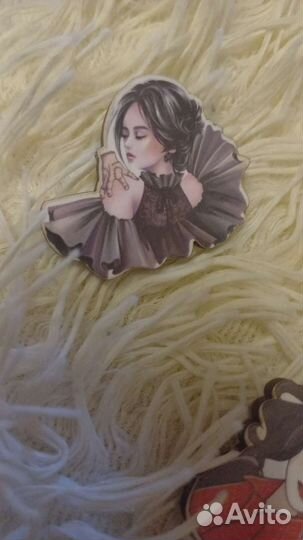 Уэнсдей круэлла значок брошь