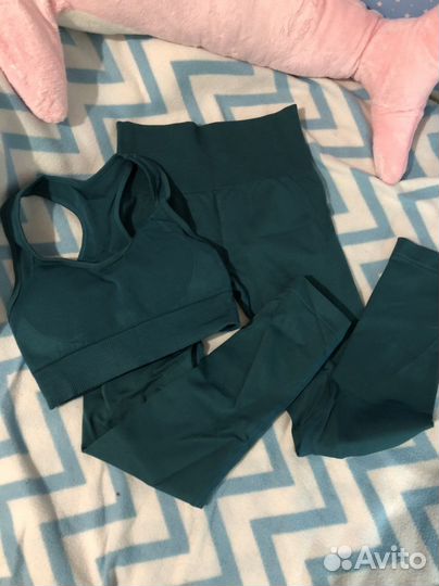 Спортивный костюм женский