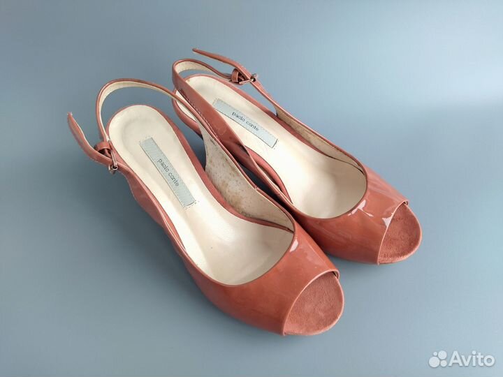Лаковые босоножки размер 35