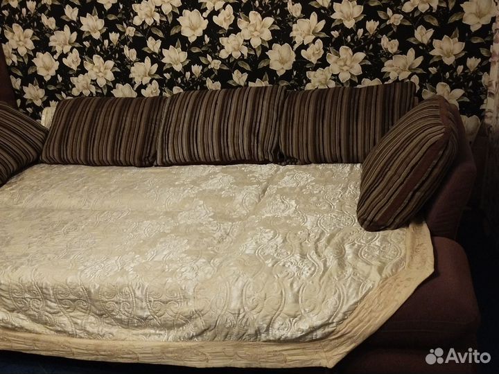 Продается диван (угловой )