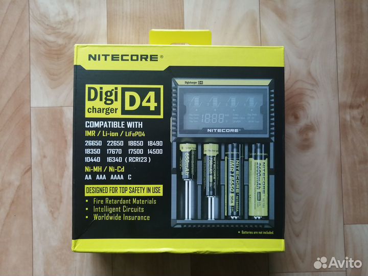 Зарядное устройство nitecore D4