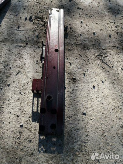 Усилитель бампера передний Nissan Note E12 HR12DDR