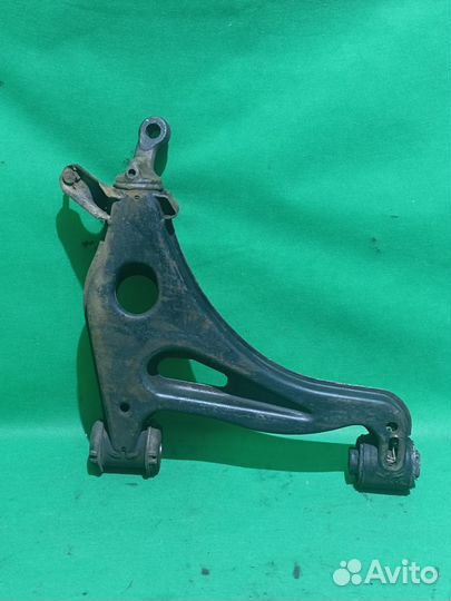 Передний нижний рычаг Mercedes w202