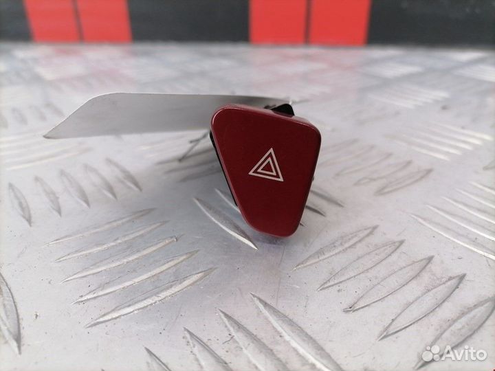 Кнопка аварийной сигнализации Peugeot 607 2004