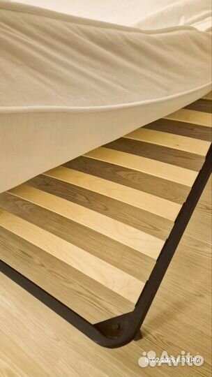 Кровать с матрасом бу 180*200см