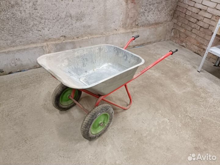 Тачка садово-строительная б/у