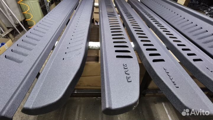 Пороги RAM TRX под оригинал. Алюминиевые